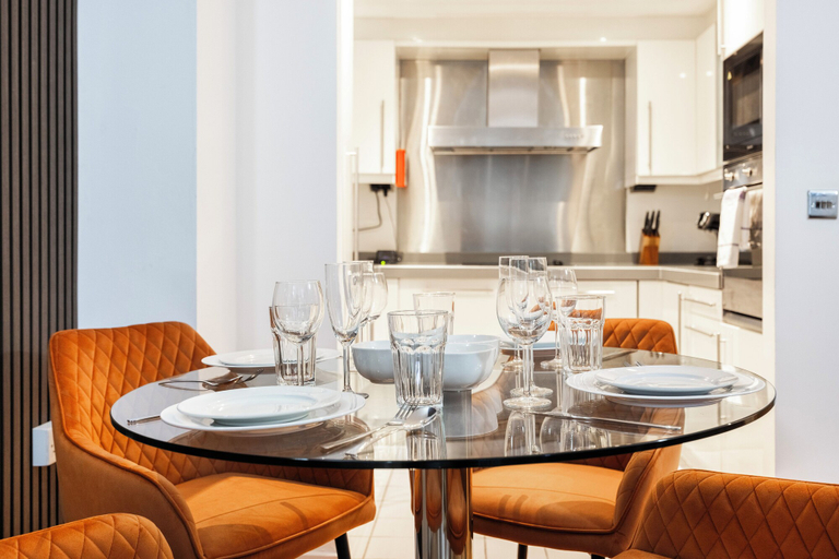 Others 4, Grain Store One Bed Luxury Property, London