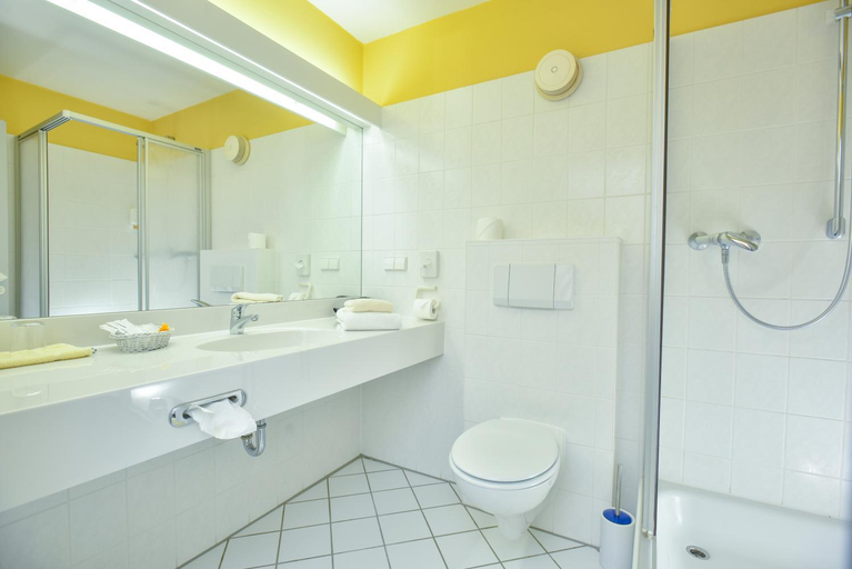 Bathroom, Hotel Fasanengarten, Hildesheim