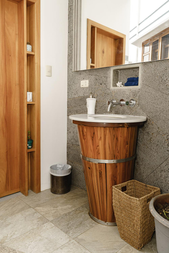Bathroom 5, Hotel Santa Fe, Santa Cruz