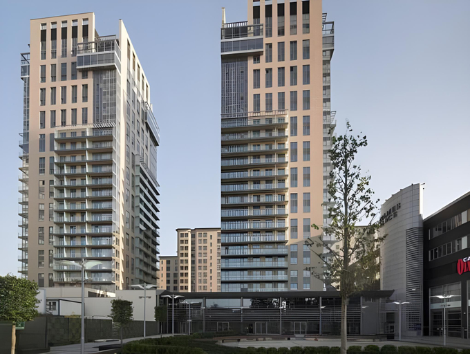 Exterior & Views