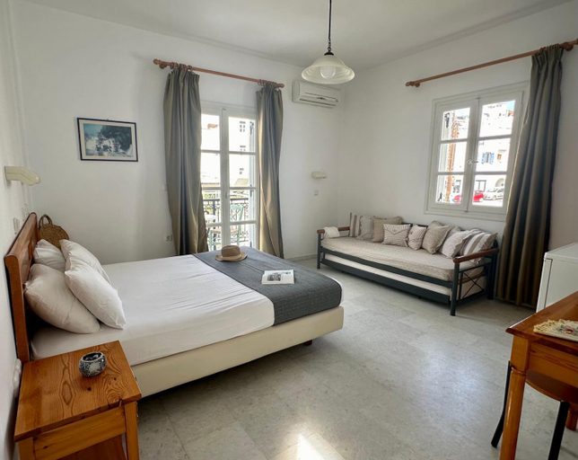 Others 5, Ammosis Inn, South Aegean