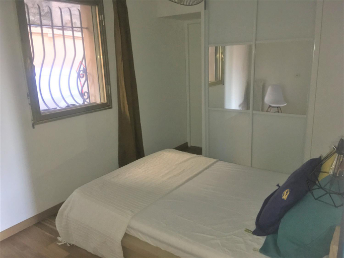 Bedroom 1, Appartement de 1 a 6 personnes Beaulieu sur mer, climatise, proche Nice et Monaco tout confort 2 cha, Alpes-Maritimes
