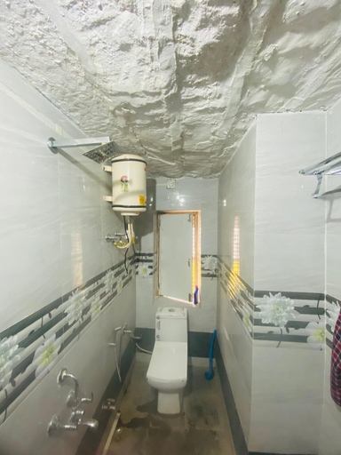 Bathroom 2, Jawai Bagpackers Hostel, Pali