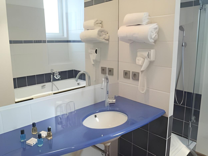 Bathroom 3, HANNONG Hotel & Wine Bar, Bas-Rhin