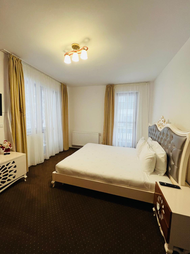 Others 5, Cabana Din Poienita, Brasov