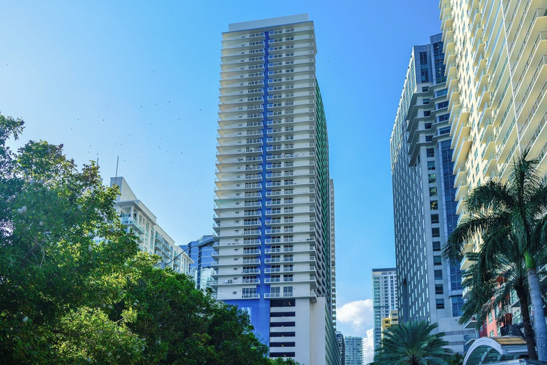 Exterior & Views 2, Chic Brickell Condos – Prime Location, Miami-Dade
