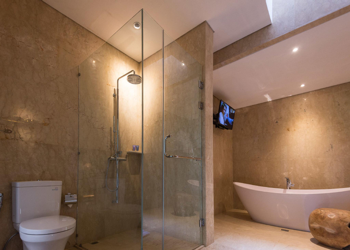 Bathroom 8