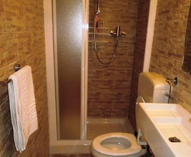 Bathroom, VaticanSky rooms, Roma