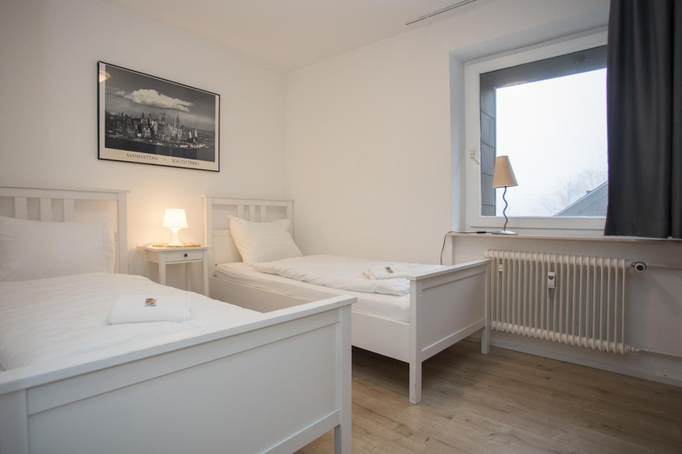 Bedroom 2, Appartement Brink Am Waltenberg 57-59, Hochsauerlandkreis