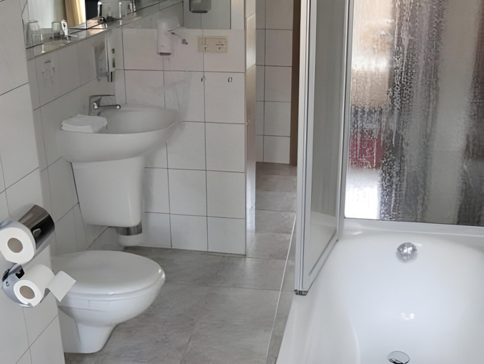 Bathroom 2, Schloss-Schanke garni, Bautzen