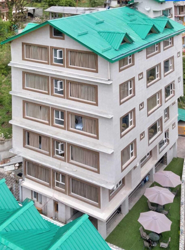 Exterior & Views