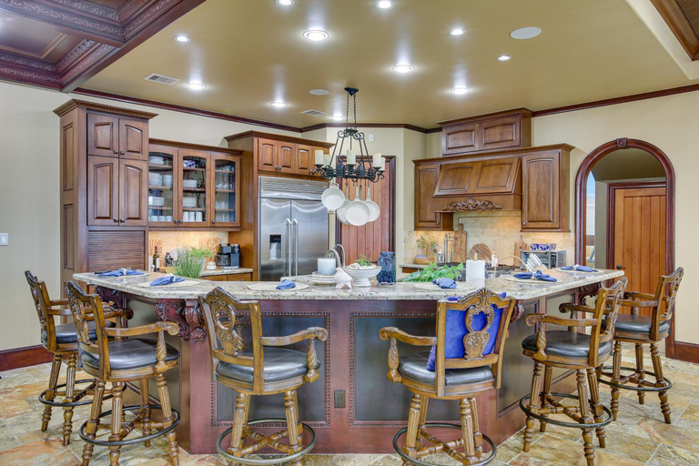 Food & Drinks, Dock, Infinity Pool! Luxe Villa on Galveston Bay, Galveston