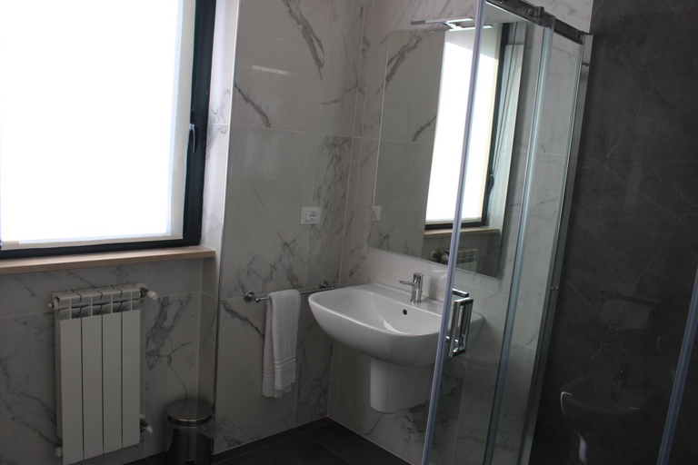 Bathroom 5, Casa Gramsci B&B, Foggia