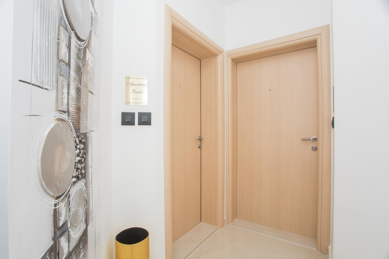 Others 4, Apartmani Rispet, Šibenik