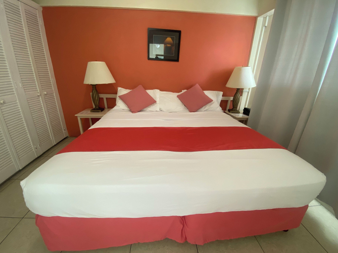 Bedroom 3, Melrose Beach Apartments