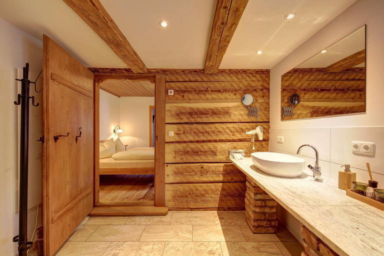 Bathroom 3, Zum Kirchenbauer, Garmisch-Partenkirchen