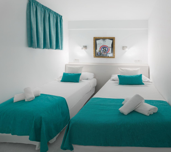 Bedroom 3, Benidorm Celebrations Music Resort, Alicante
