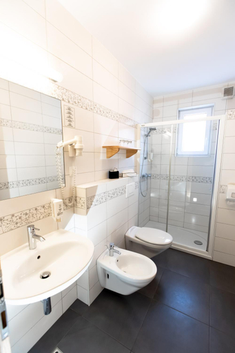 Bathroom 3, Hotel Bau Maribor, Maribor