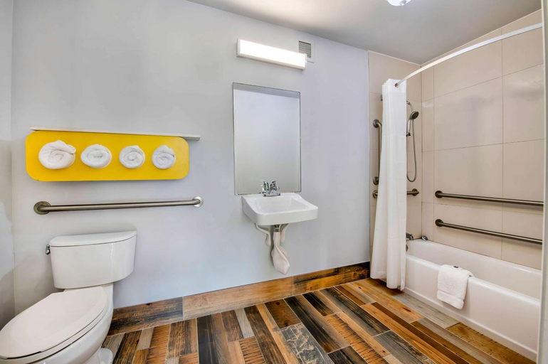 Bathroom 4, Motel 6 Conyers, GA, Rockdale