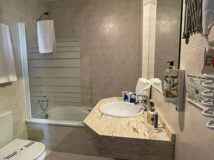 Bathroom 2, Hotel Cuatro Vientos, Córdoba
