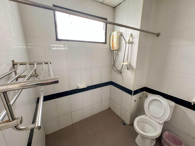 Bathroom 4, Baiboon Grand Hotel, Loei, Muang Loei