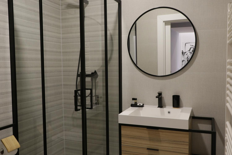 Bathroom 3, Torre Medieval, Viseu