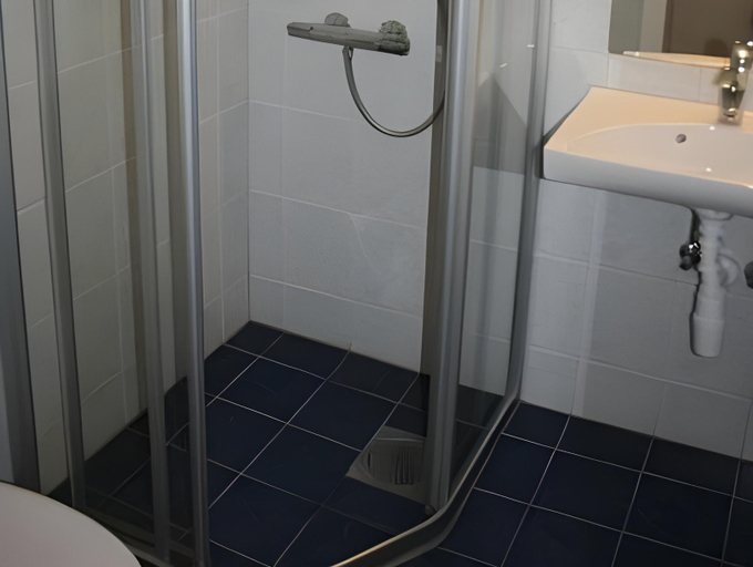 Bathroom 3, Grand Hotel Egersund, Eigersund