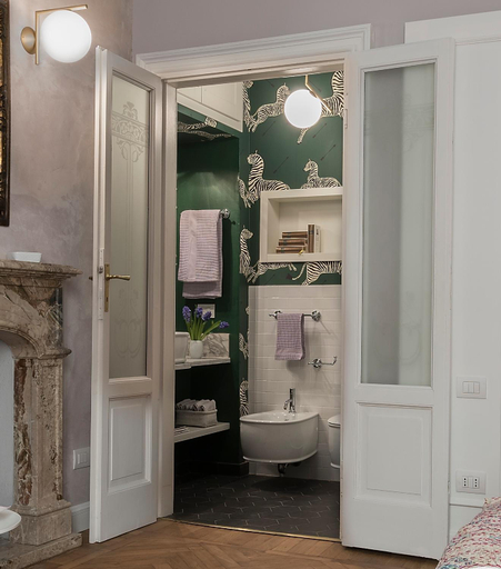 Bathroom 10