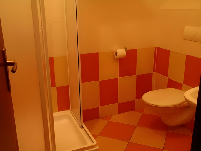 Bathroom 3, Hotel Koruna, Beroun