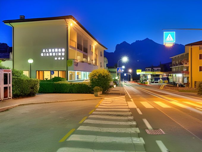 Exterior & Views 1, Hotel De Nac, Trento