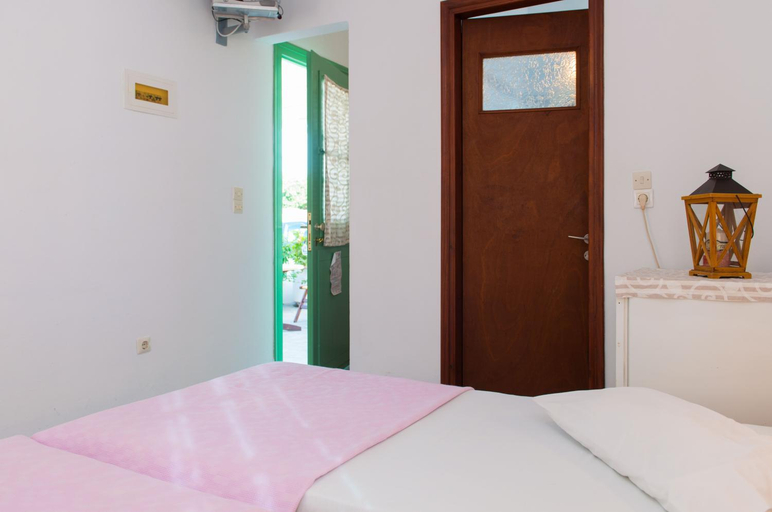 Bathroom 1, Letta Studios, South Aegean