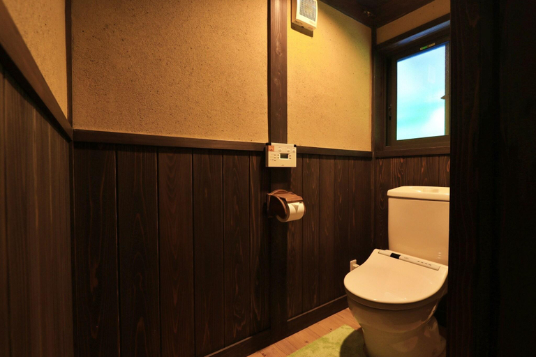 Bathroom 4, Aunsanbo, Misaki