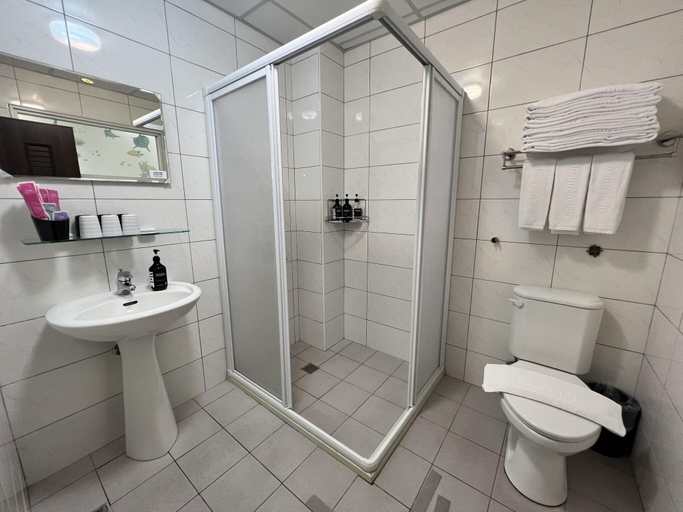 Bathroom 4, Meant to Be, Chiayi City
