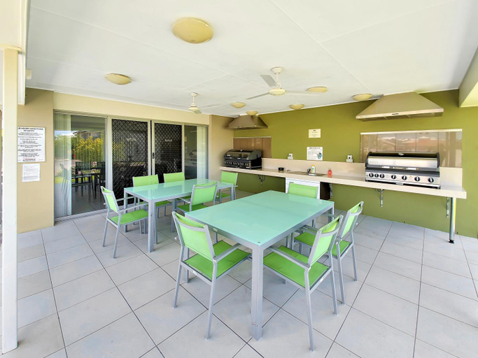 Food & Drinks, Lillypilly Resort Apartments, Fitzroy - Pt A