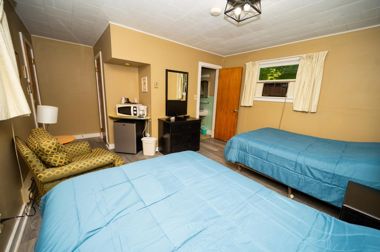Bedroom, Fair Wind Motel and Cottages, Jefferson