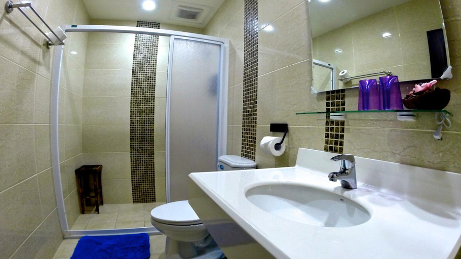 Bathroom, Surfspot Hostel, Pingtung