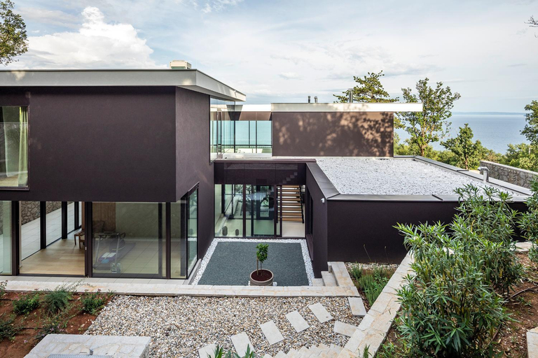 Others 3, VILLA AURA, Lovran