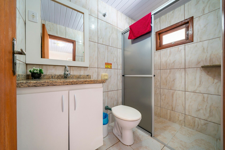 Bathroom, AP 33 Ala Mariscal Residencial Solavir, Bombinhas