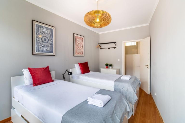 Bedroom 2, Restauradores by Central Hill Apartments, Lisbon