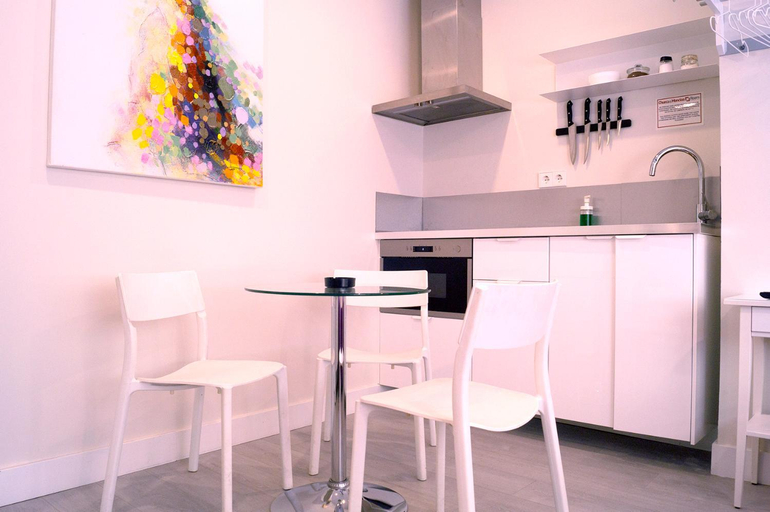 Others 4, Chueca - Room Apartments, Madrid