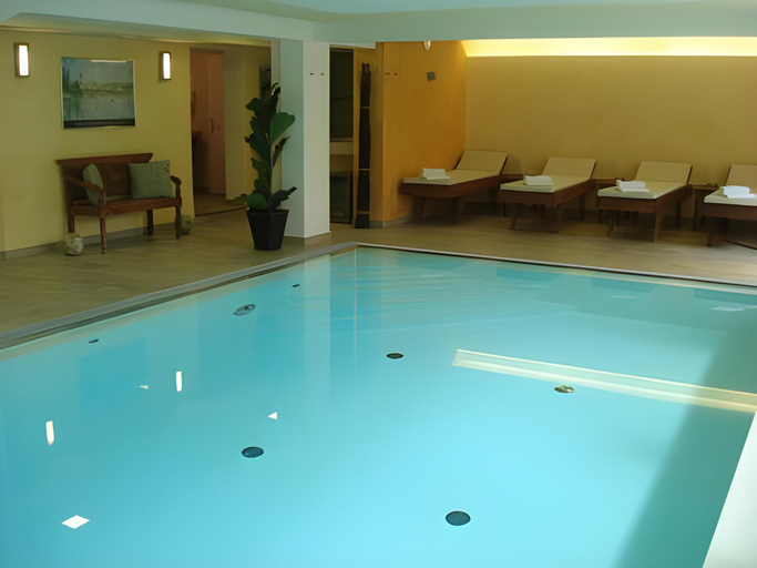 Others 5, Hotel Süd Graz, Graz