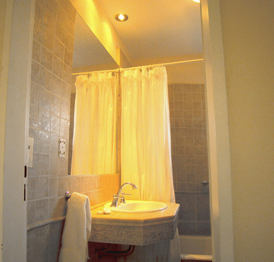 Bathroom 3, La Posada Hotel, Pinamar