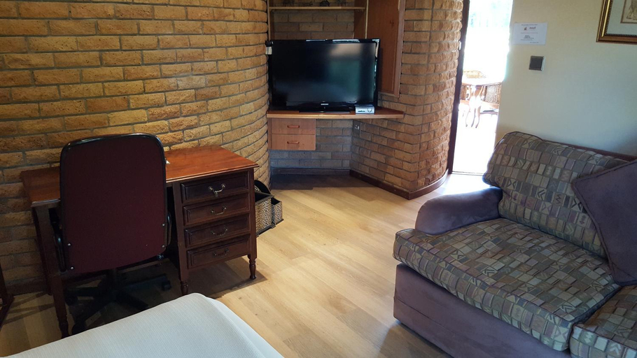 Bedroom 2, Bokmakierie Country Lodge, Uthukela