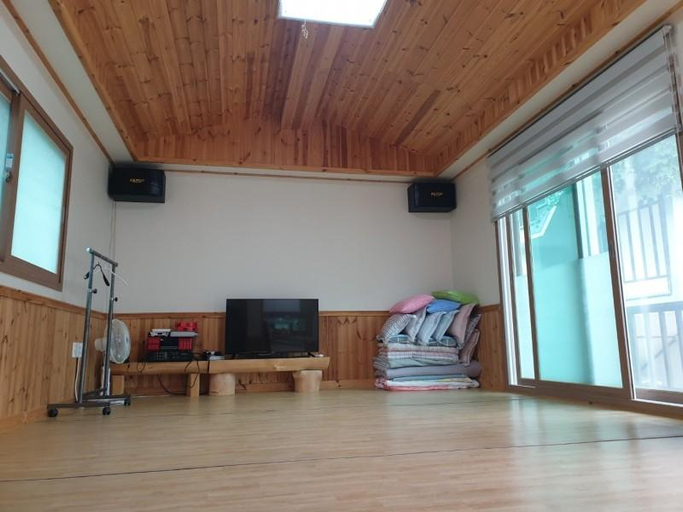 4, Namwon Jirisan Bandalgom Homestay (Pension), Namwon