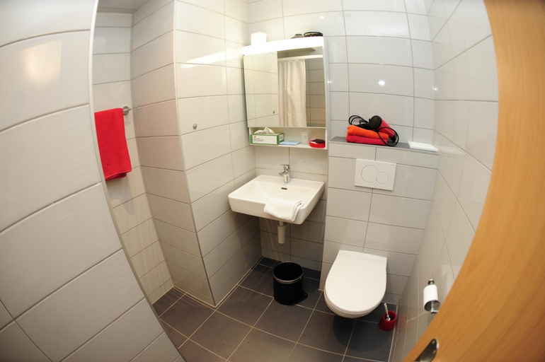 Bathroom, Hotel Restaurant Au Chasseur, Jura-North Vaudois