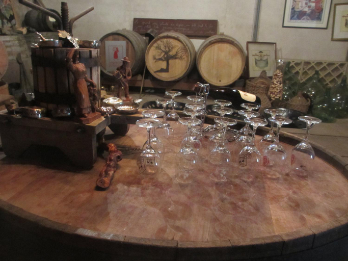 Food & Drinks 3, Foudres du Chene du Py, Rhône