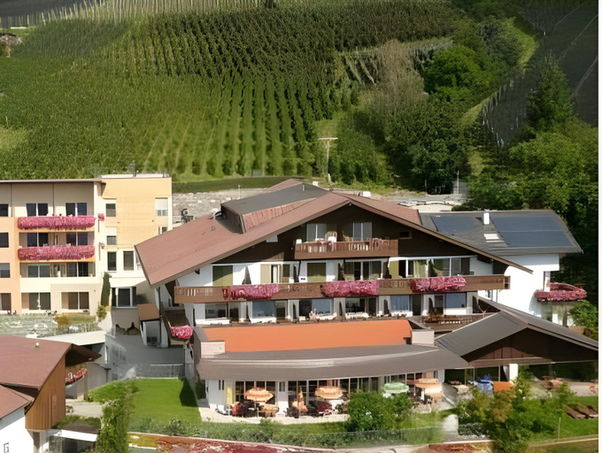 Others 4, Hilburger Hotel, Bolzano