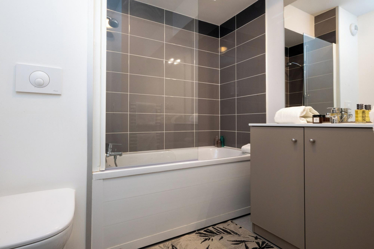 Bathroom 6