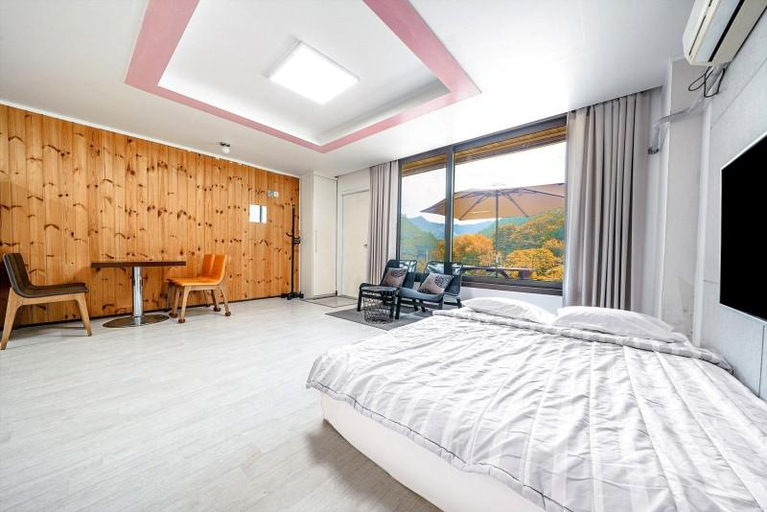 Bedroom 2, Chuncheon Starry Night Pension, Gapyeong