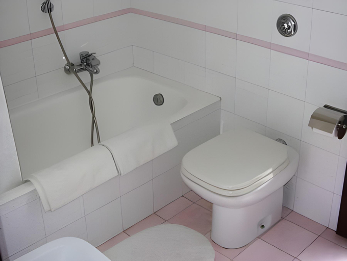 Bathroom 3, B&B Nautilus, Brescia